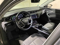 Audi e-tron 50 quattro launch edition 71 kwh 313pk 2020 (origineel-nl & 1e eigenaar), j-980-hf - afbeelding 14 van  34
