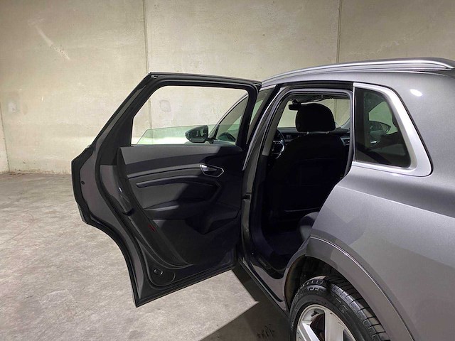 Audi e-tron 50 quattro launch edition 71 kwh 313pk 2020 (origineel-nl & 1e eigenaar), j-980-hf - afbeelding 15 van  34