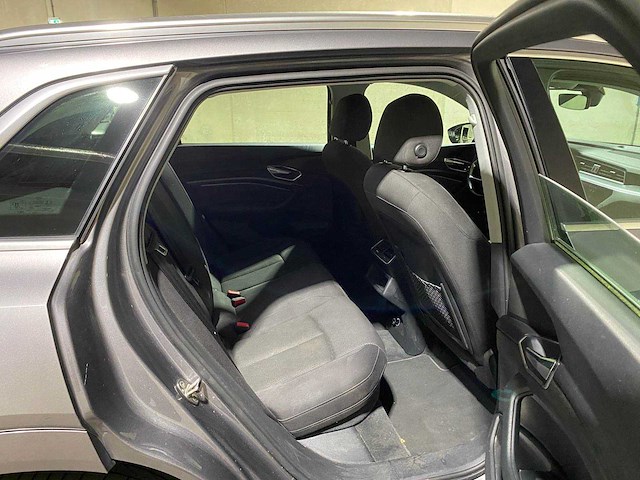 Audi e-tron 50 quattro launch edition 71 kwh 313pk 2020 (origineel-nl & 1e eigenaar), j-980-hf - afbeelding 19 van  34