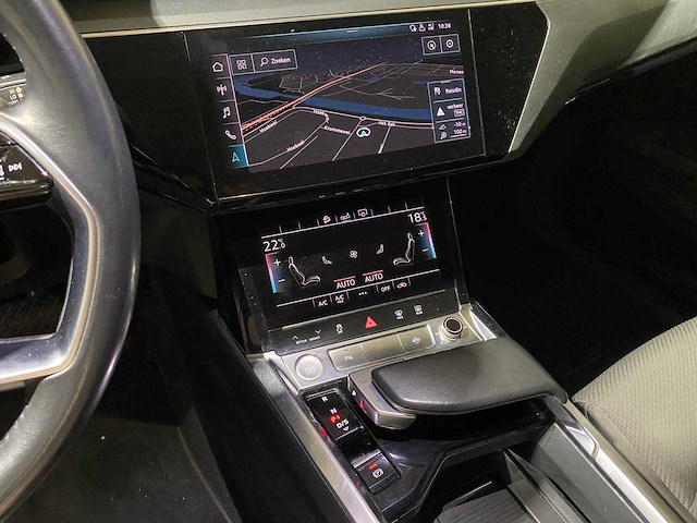 Audi e-tron 50 quattro launch edition 71 kwh 313pk 2020 (origineel-nl & 1e eigenaar), j-980-hf - afbeelding 24 van  34