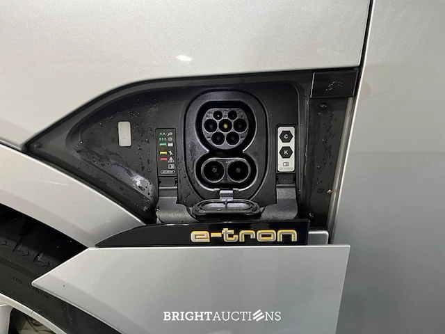 Audi e-tron 55 advanced edition quattro 95 kwh 408pk 2021 (origineel-nl), n-548-fb - afbeelding 9 van  32