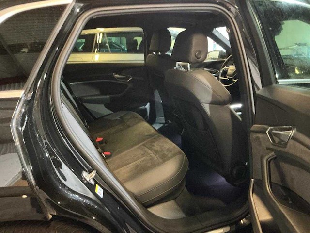 Audi e-tron 55 quattro 95 kwh 300kw automaat 2020 - afbeelding 13 van  15