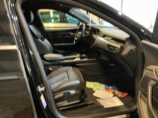 Audi e-tron 55 quattro 95 kwh 300kw automaat 2020 - afbeelding 11 van  15