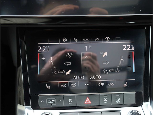 Audi e-tron 55 quattro 95 kwh 300kw automaat 2020 - afbeelding 19 van  39
