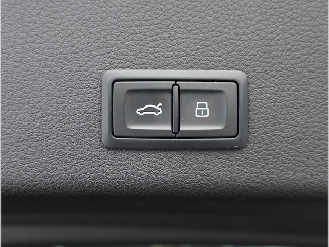 Audi e-tron 55 quattro 95 kwh 300kw automaat 2020 - afbeelding 20 van  39