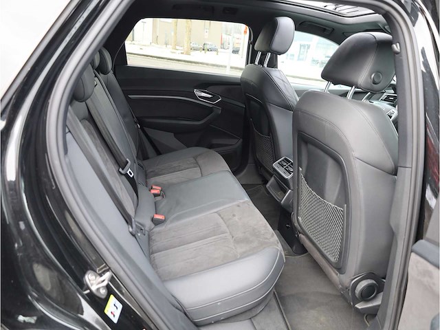 Audi e-tron 55 quattro 95 kwh 300kw automaat 2020 - afbeelding 26 van  39