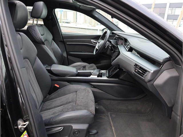 Audi e-tron 55 quattro 95 kwh 300kw automaat 2020 - afbeelding 27 van  39
