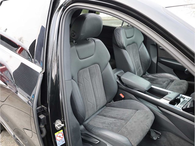 Audi e-tron 55 quattro 95 kwh 300kw automaat 2020 - afbeelding 28 van  39