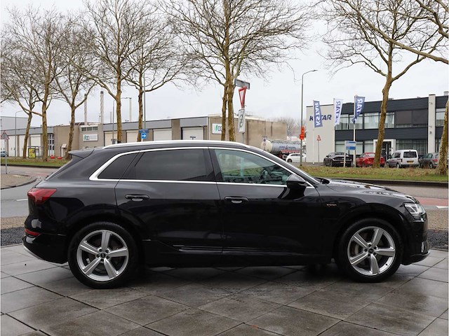 Audi e-tron 55 quattro 95 kwh 300kw automaat 2020 - afbeelding 36 van  39
