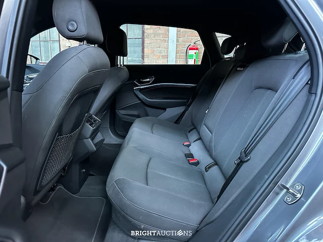 Audi e-tron 55 quattro advanced edition 95 kwh 408pk 2021 (origineel-nl+1e eigenaar), n-206-tt - afbeelding 37 van  45