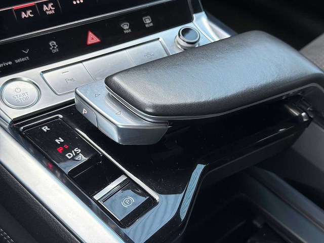 Audi e-tron e-tron 55 quattro advanced 95 kwh | h-518-bl - afbeelding 14 van  27
