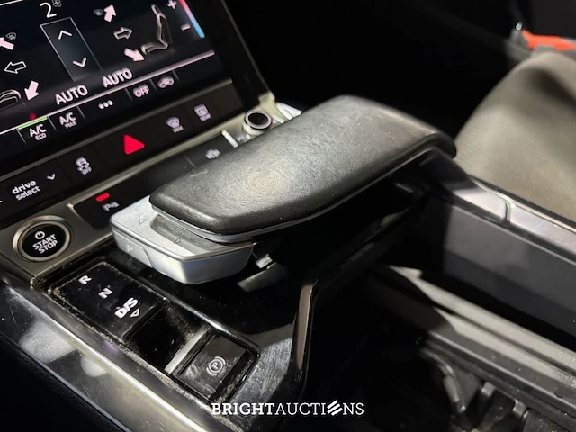 Audi e-tron sportback 55 edition quattro 95 kwh 408pk 2022 (origineel-nl), p-951-gf - afbeelding 4 van  35