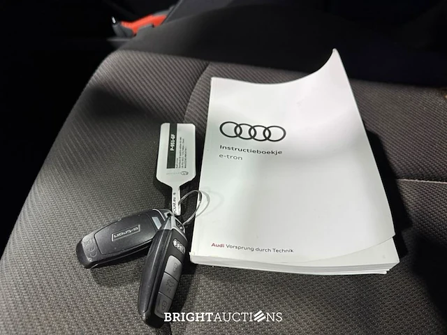 Audi e-tron sportback 55 edition quattro 95 kwh 408pk 2022 (origineel-nl), p-951-gf - afbeelding 13 van  35