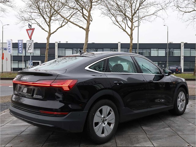 Audi e-tron sportback 55 quattro 95 kwh 300kw automaat 2022 - afbeelding 27 van  31