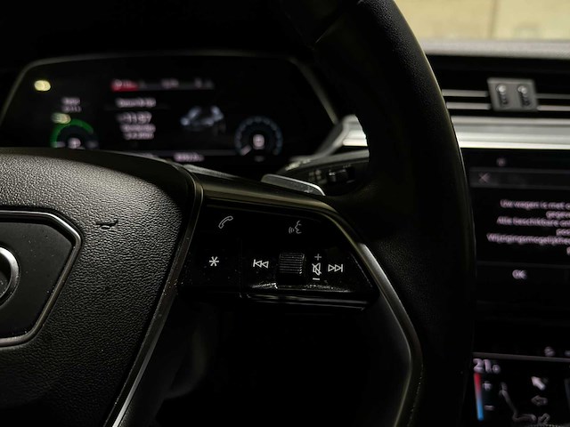 Audi e-tron sportback 55 quattro business edition 95 kwh 408pk 2020 (origineel-nl + 1e eigenaar), k-601-gz - afbeelding 12 van  26