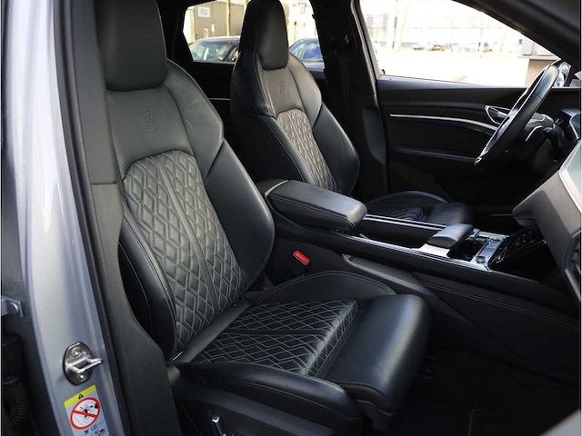 Audi e-tron sportback 55 quattro s-line soh 99% 95 kwh 300kw automaat 2021 - afbeelding 30 van  42