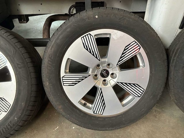 Audi etron set velgen zomerbanden r19 - afbeelding 3 van  3