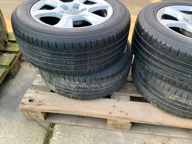 Audi hankook lichtmetaal velg met 235/55r16 - afbeelding 5 van  9