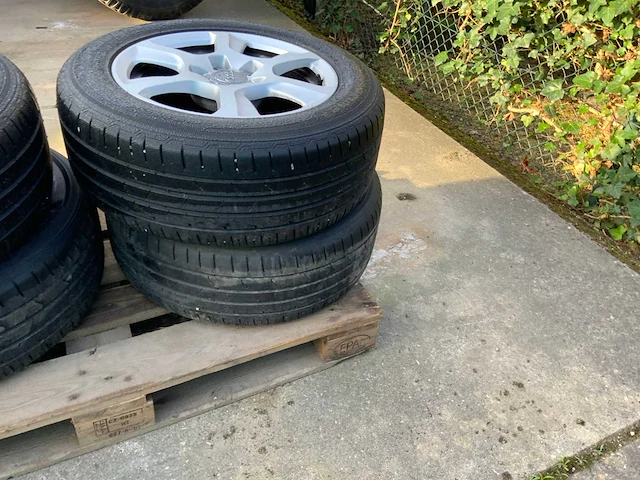 Audi hankook lichtmetaal velg met 235/55r16 - afbeelding 6 van  9