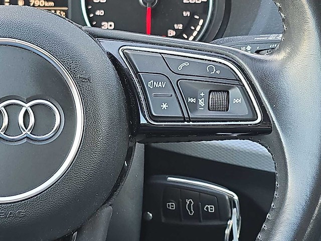 Audi q2 1.0 tfsi design pro line 2017 | nt-881-g - afbeelding 10 van  32