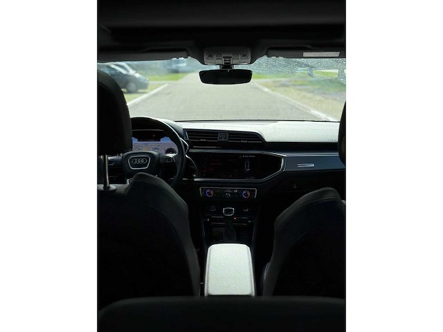 Audi q3 40 tfsi quattro s line edition one 2019 | r-484-vs i - afbeelding 22 van  34