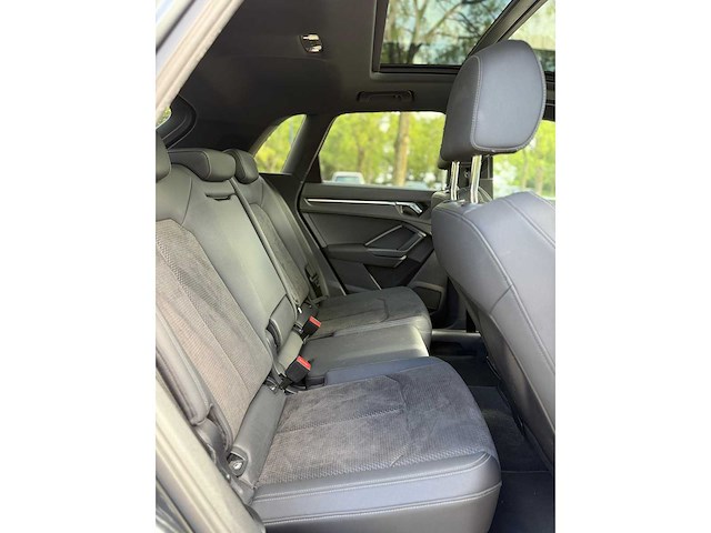 Audi q3 40 tfsi quattro s line edition one 2019 | r-484-vs i - afbeelding 9 van  34