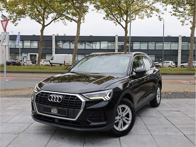 Audi q3 45 tfsi e edition phev 245pk automaat 2022 - afbeelding 1 van  42