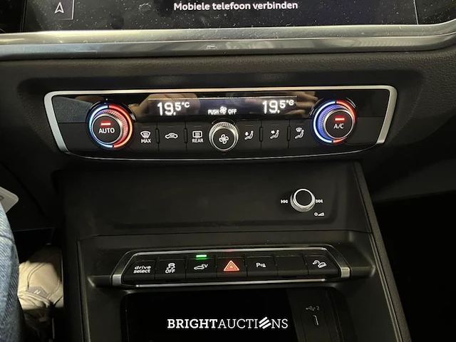 Audi q3 sportback 45 e s edition tfsi 266pk 2023, ktj-61-x - afbeelding 3 van  29