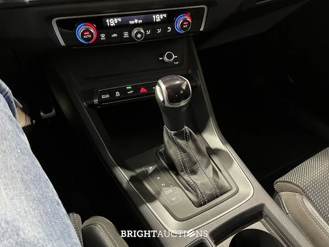 Audi q3 sportback 45 e s edition tfsi 266pk 2023, ktj-61-x - afbeelding 4 van  29