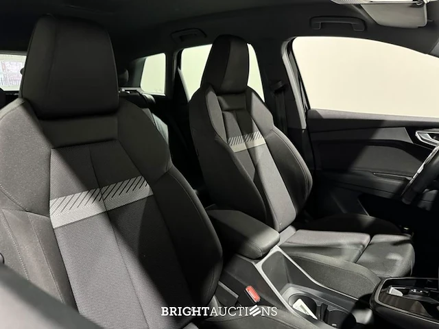 Audi q4 e-tron 40 launch edition advanced 77 kwh 204pk 2021 (origineel-nl), n-414-fz - afbeelding 28 van  41