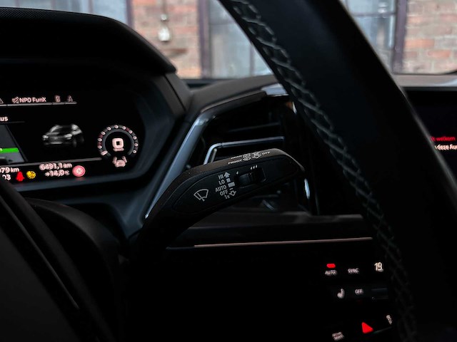 Audi q4 e-tron 50 quattro launch edition s competition 77 kwh 299pk 2022 (origineel-nl + 1e eigenaar), p-122-gb - afbeelding 8 van  20