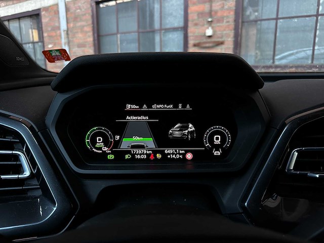 Audi q4 e-tron 50 quattro launch edition s competition 77 kwh 299pk 2022 (origineel-nl + 1e eigenaar), p-122-gb - afbeelding 9 van  20