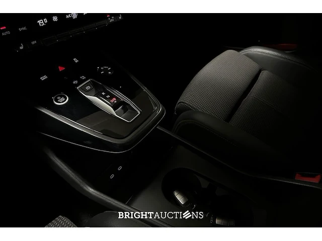 Audi q4 sportback e-tron 40 launch edition s competition 77 kwh 204pk 2021 (origineel-nl), n-622-th - afbeelding 29 van  60