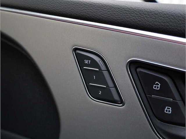 Audi q8 55 etfsi quattro 340pk automaat 2022 - afbeelding 33 van  44