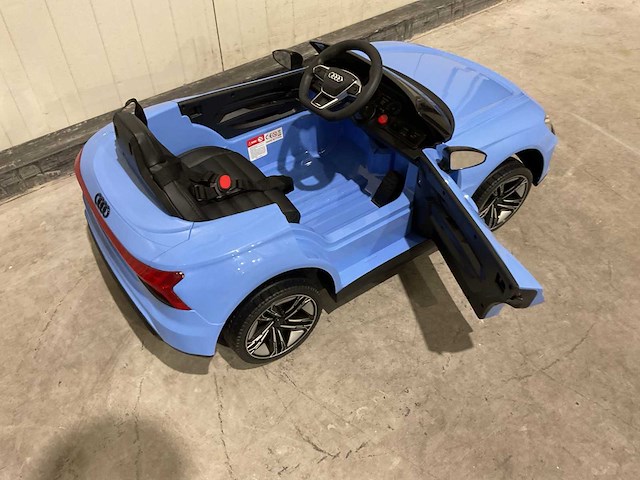 Audi rs e-tron gt blauw elektrische kinderauto - afbeelding 18 van  29