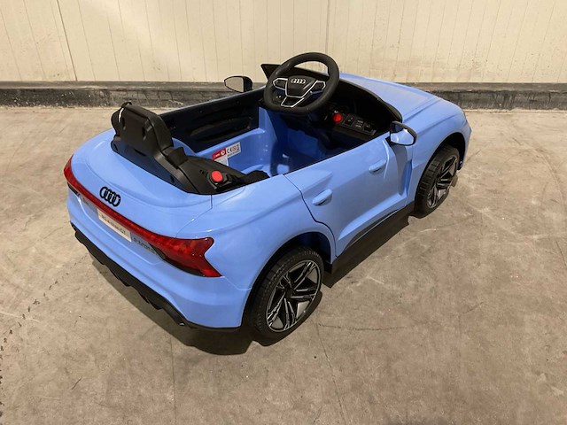 Audi rs e-tron gt blauw elektrische kinderauto - afbeelding 19 van  29