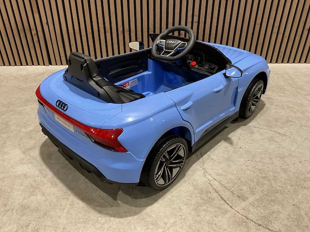 Audi rs e-tron gt blauw elektrische kinderauto - afbeelding 16 van  60