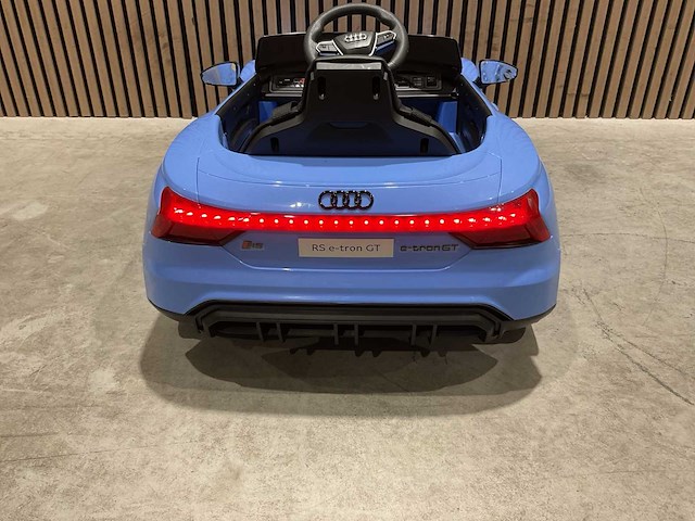 Audi rs e-tron gt blauw elektrische kinderauto - afbeelding 19 van  60