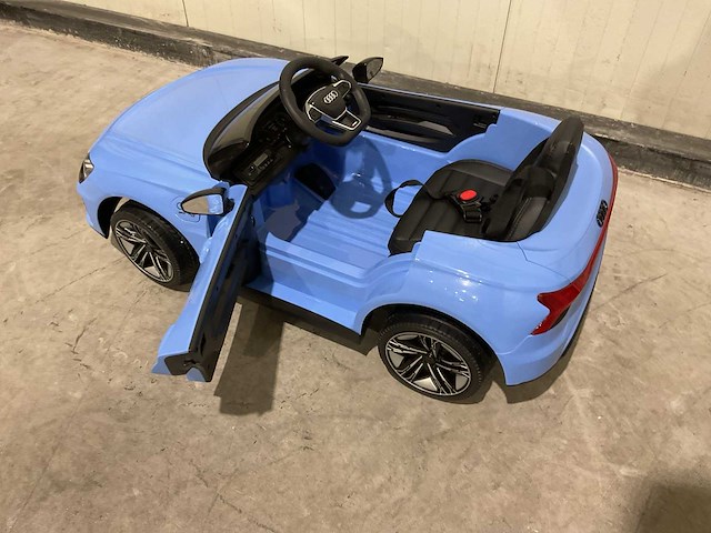 Audi rs e-tron gt blauw elektrische kinderauto - afbeelding 28 van  60