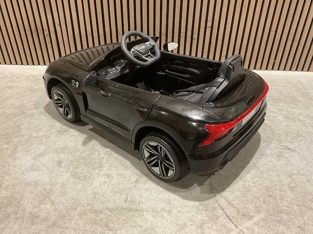 Audi rs e-tron gt zwart elektrische kinderauto - afbeelding 13 van  29