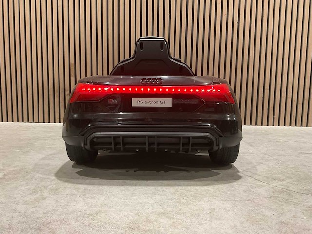 Audi rs e-tron gt zwart elektrische kinderauto - afbeelding 28 van  68