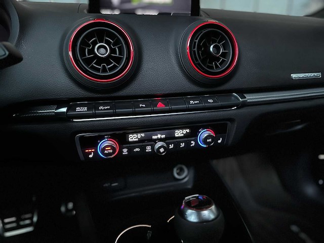 Audi rs3 sportback 2.5 tfsi quattro 400pk 2018, k-568-gn - afbeelding 32 van  42