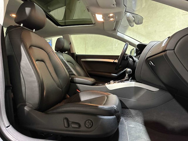 Audi rs5 coupé 4.2 fsi v8 quattro 450pk 2010, xn-941-l youngtimer - afbeelding 27 van  45