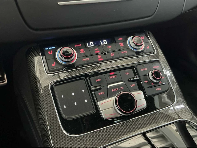 Audi s8 | 4.0 v8 biturbo | 520 pk | 2015 | matrix led | 21 inch wielen | bose | luchtvering | quattro | btw auto - afbeelding 14 van  46