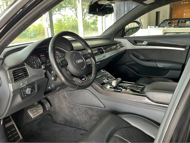 Audi s8 | 4.0 v8 biturbo | 520 pk | 2015 | matrix led | 21 inch wielen | bose | luchtvering | quattro | btw auto - afbeelding 15 van  46