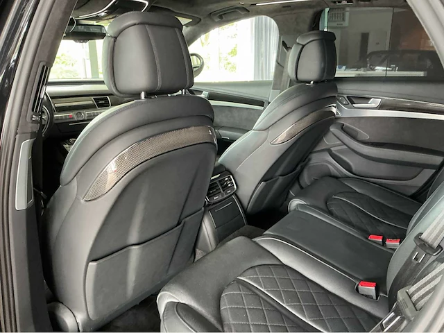 Audi s8 | 4.0 v8 biturbo | 520 pk | 2015 | matrix led | 21 inch wielen | bose | luchtvering | quattro | btw auto - afbeelding 17 van  46
