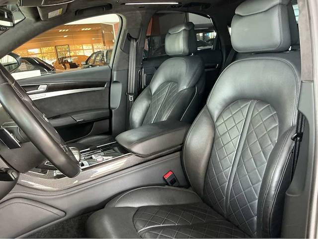 Audi s8 | 4.0 v8 biturbo | 520 pk | 2015 | matrix led | 21 inch wielen | bose | luchtvering | quattro | btw auto - afbeelding 21 van  46