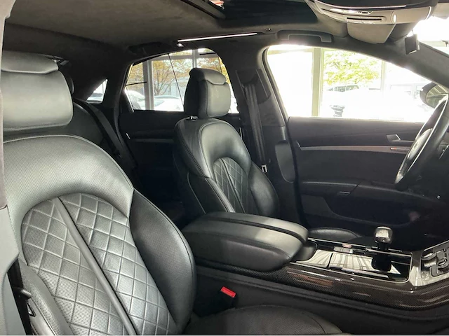Audi s8 | 4.0 v8 biturbo | 520 pk | 2015 | matrix led | 21 inch wielen | bose | luchtvering | quattro | btw auto - afbeelding 22 van  46