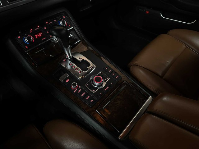 Audi s8 5.2 v10 quattro pro line+ 450pk 2009, px-166-n - afbeelding 17 van  32
