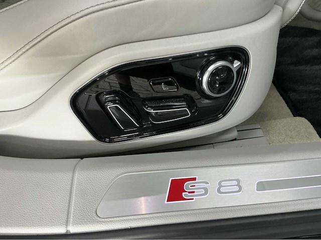 Audi s8 d4 | 4.0 tfsi v8 biturbo | 2012 | 520 pk | quattro | 56.000 km | btw auto - afbeelding 25 van  38